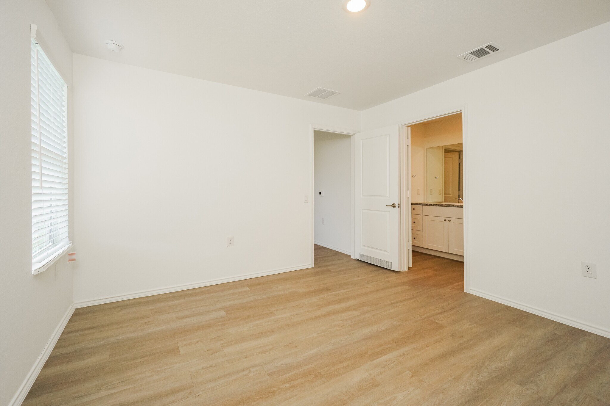 Building Photo - 11918 Cink Dr