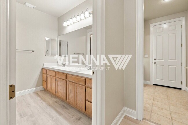 Building Photo - 1747 Abbeyfeale Ct