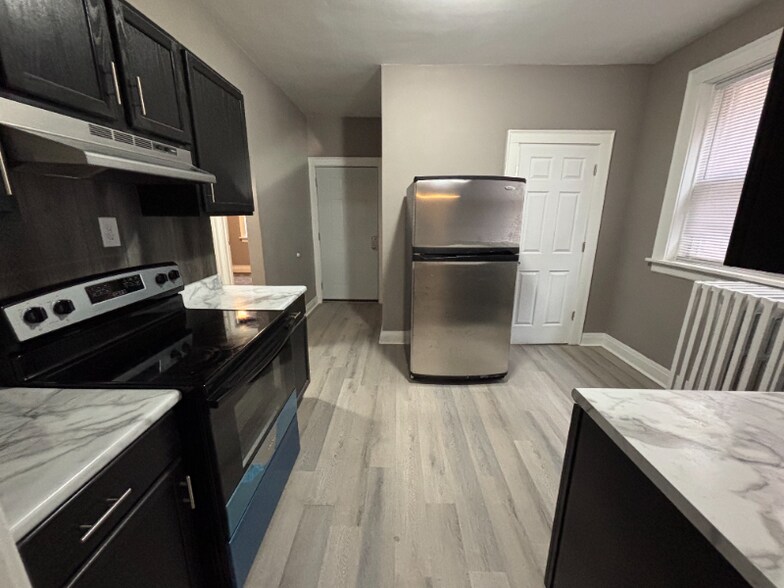 Building Photo - 1341 Marshall St