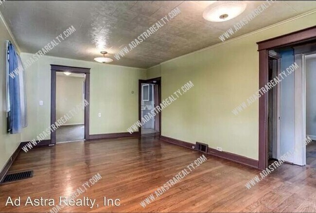 Building Photo - Awesome Location in Waldo-Available NOW!!