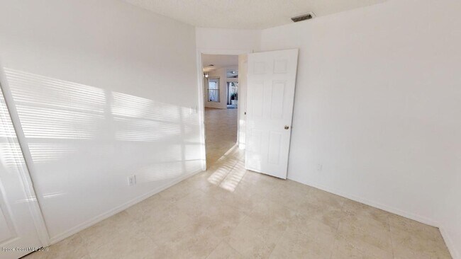 Building Photo - 8011 Bracken Ln