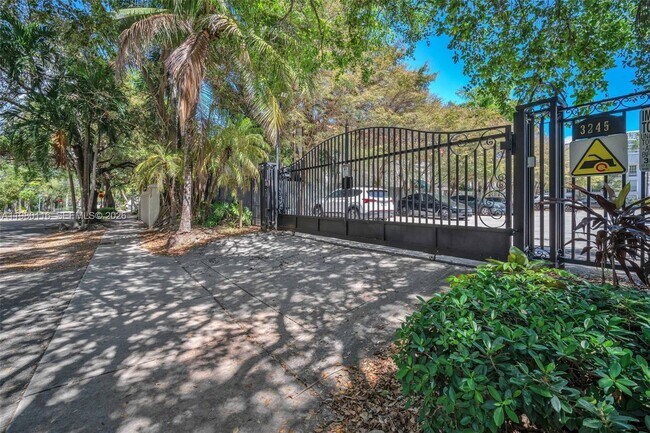 Building Photo - 3245 Virginia St