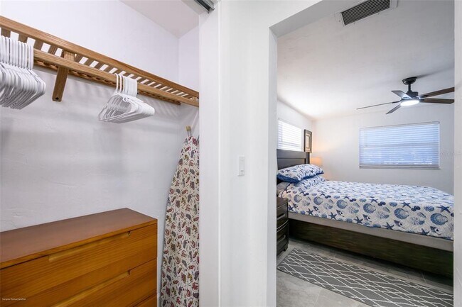 Building Photo - 149 Crescent Dr