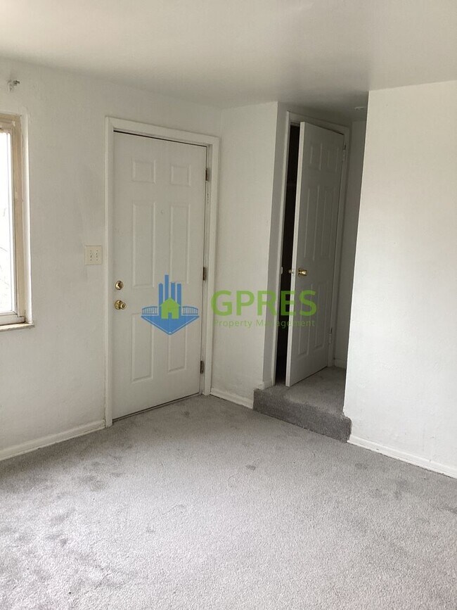 Building Photo - 9210-9212 Florida Ave.