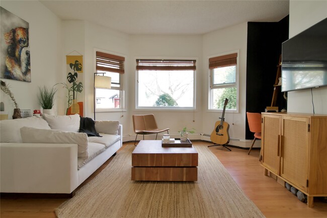 Primary Photo - 54 Wildey St