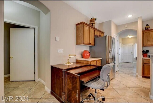 Building Photo - Entertainment Paradise: Fully Equipped Home with Heated Pool and Spa!