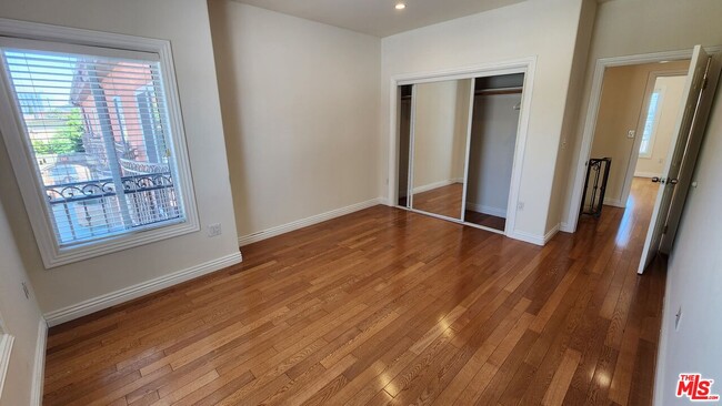 Building Photo - 1307 Alexandria Ave