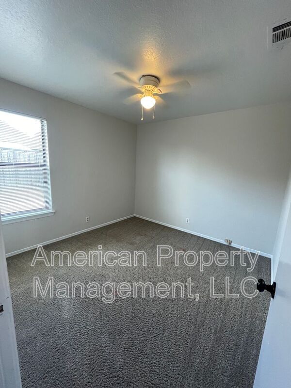 Building Photo - 13129 E 44th St