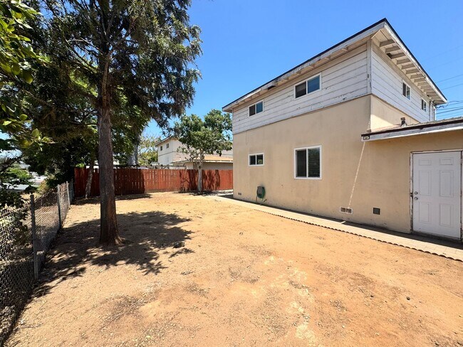 Building Photo - 6150-6152 Horton Drive