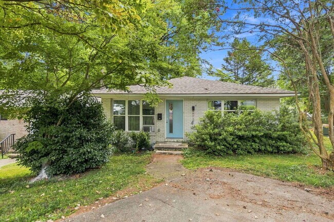 Building Photo - Plaza Midwood/Noda Duplex Property