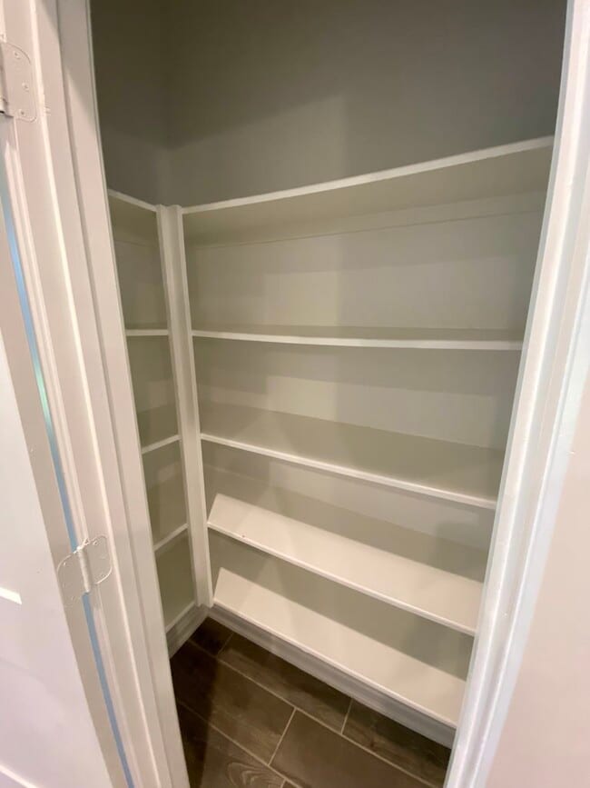 Building Photo - 7043 Coneflower Creek Ct