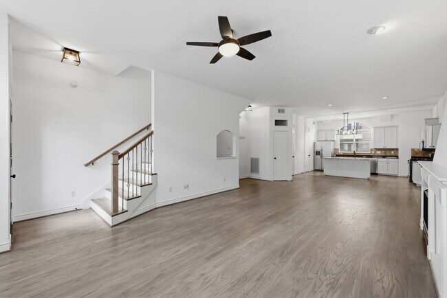Building Photo - 110 Detering St
