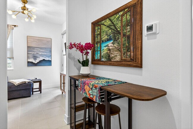 Building Photo - 1734 W Cherry St