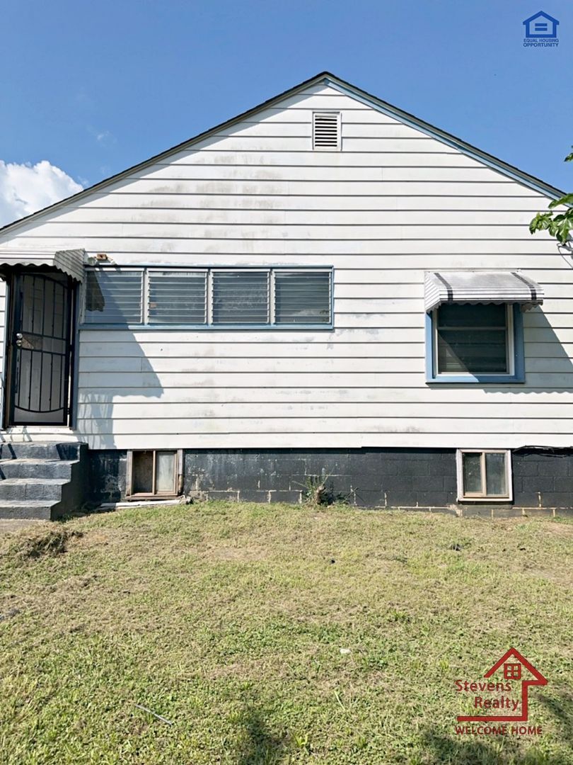 Building Photo - 2018 Walker Ave