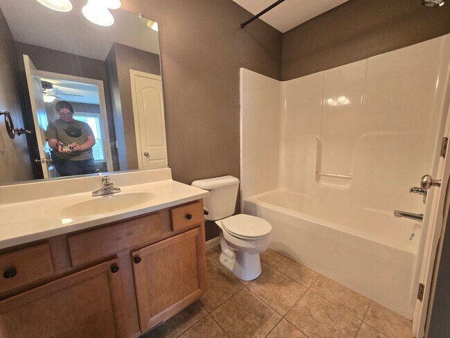 Building Photo - High End Duplex on Normal's East Side!