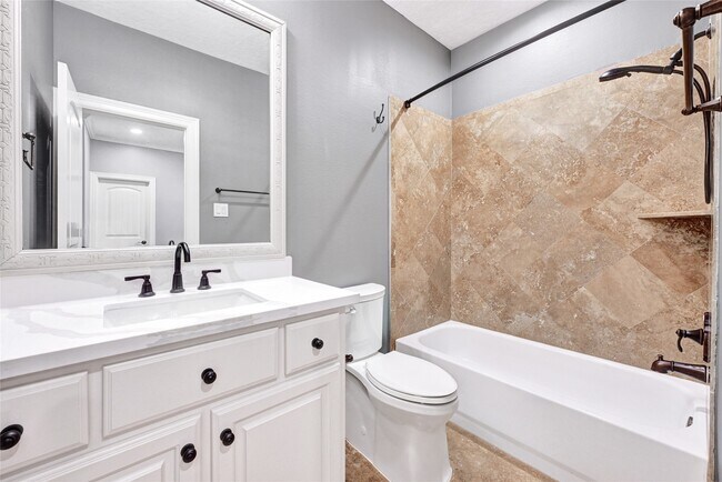 Building Photo - 210 Breezy Way