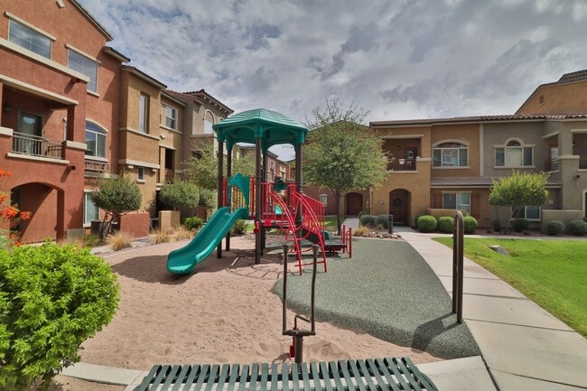 Building Photo - Furnished 2 bed / 2.5 bath Gilbert Condo in Gated Community w/ 2 pools.