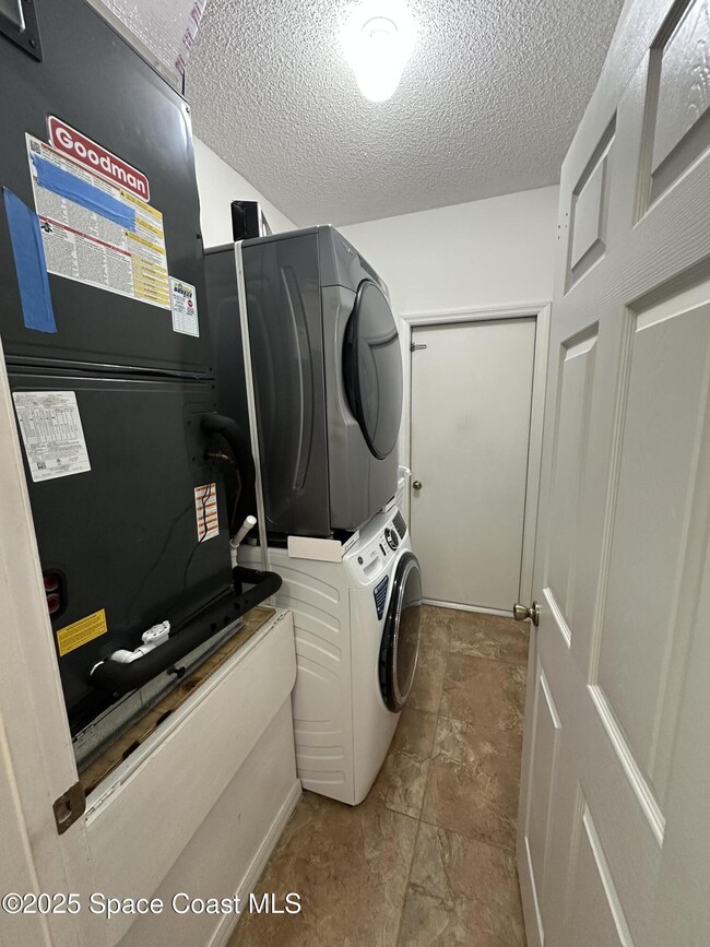 Building Photo - 1354 Enclave Dr