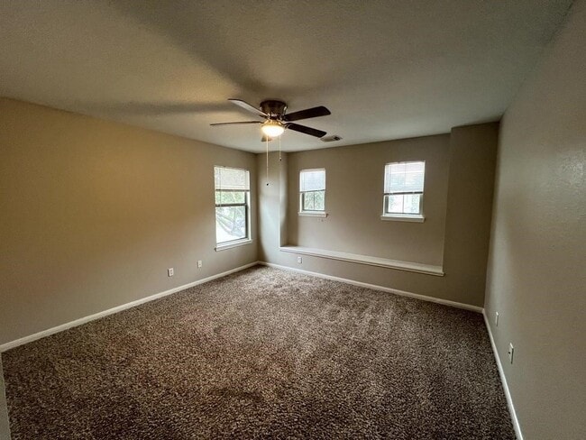 Building Photo - 6519 Mildenhall Ct