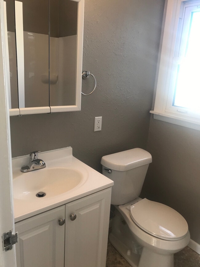 Building Photo - 1244 Pershing Dr