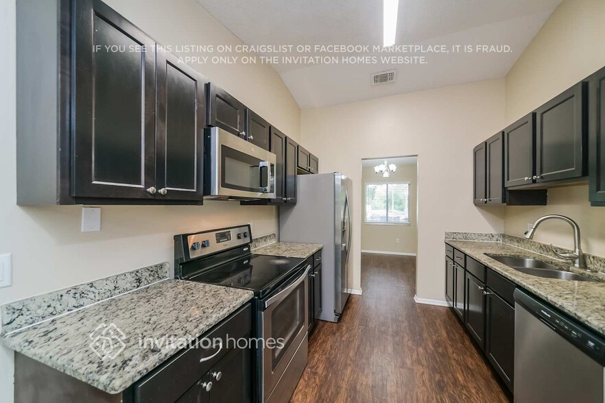 Building Photo - 7205 Seamans Bluff