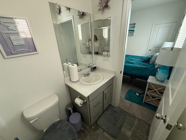 Building Photo - 1 bed 1 bath Casita in Winchester