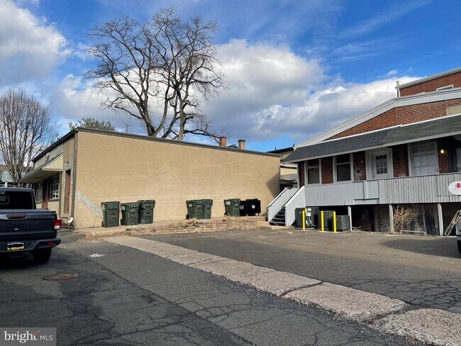 Building Photo - 26 S State St