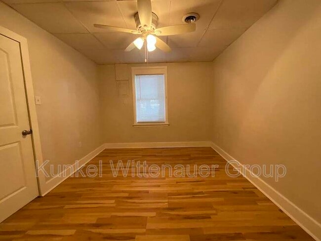 Building Photo - 324 N Jackson St