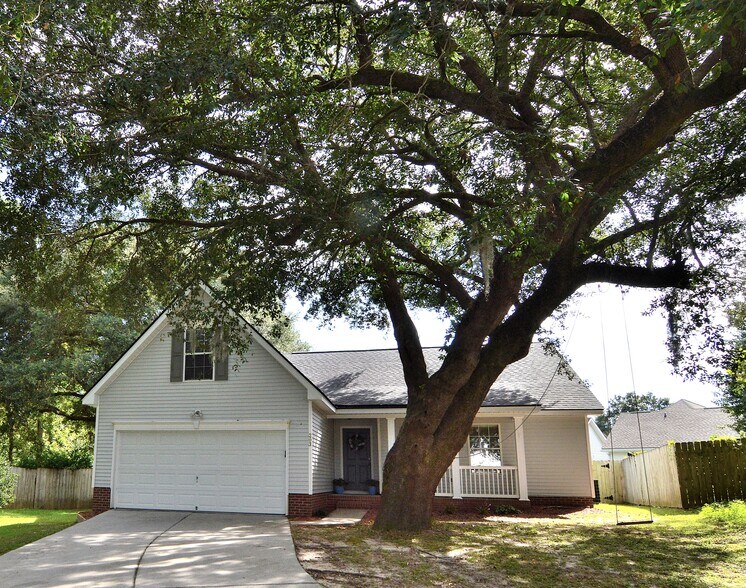 Building Photo - 203 Hawkridge Pl