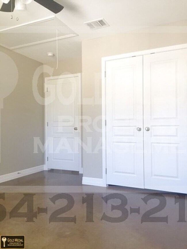 Building Photo - 1017 S 9th St