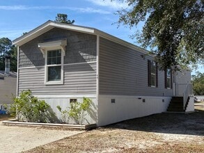 Building Photo - 2420 NE 56th Terrace