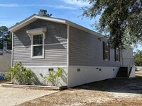 Building Photo - 2420 NE 56th Terrace