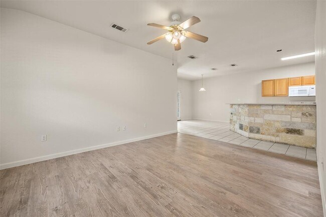 Building Photo - 21513 Pershing Ave