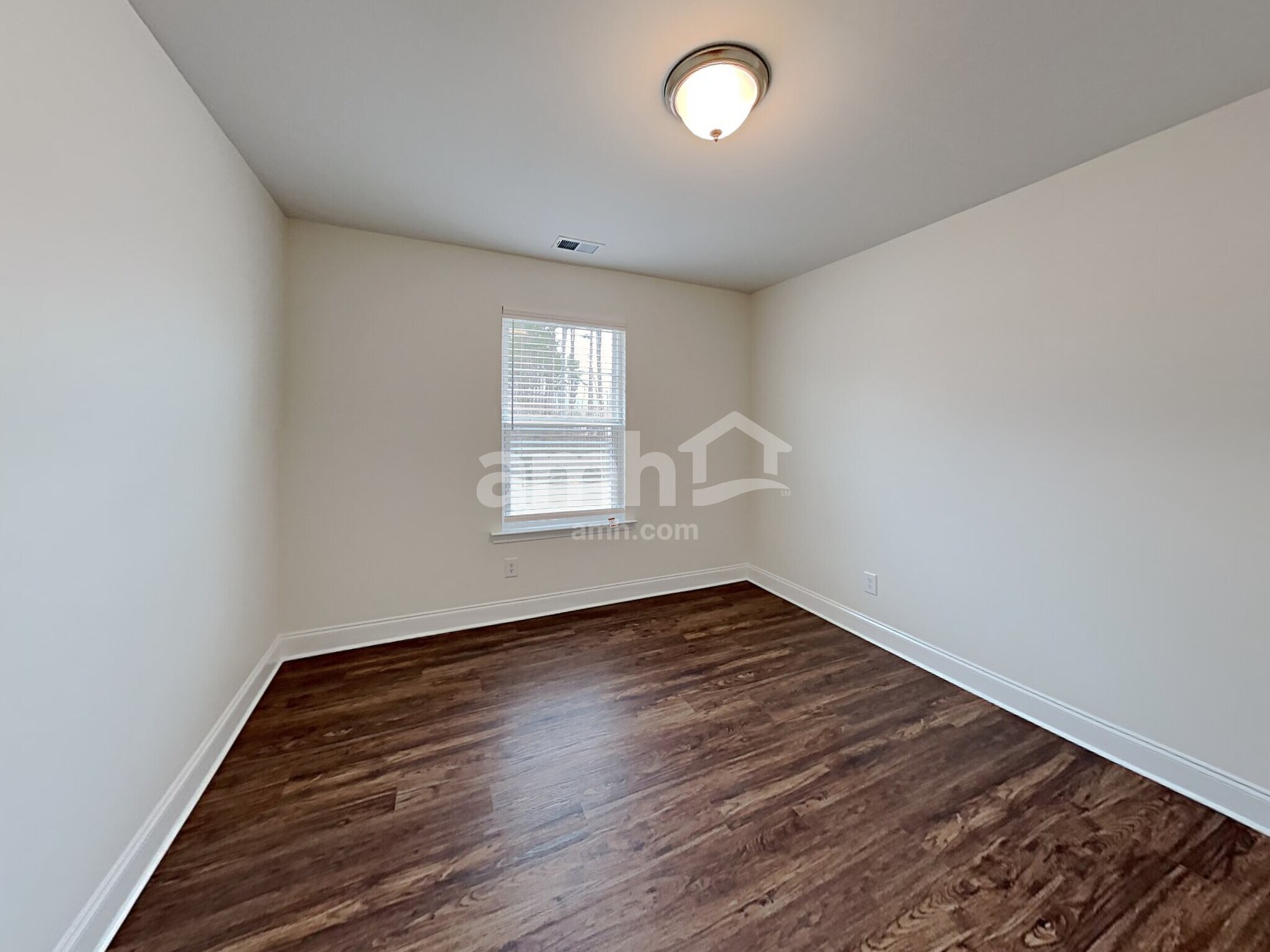 Building Photo - 502 Cash Cir