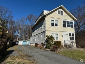 Building Photo - 65 Wildwood Ave