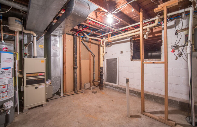 Building Photo - 1334 Hayes Avenue