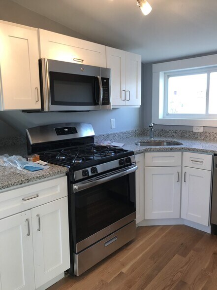 Building Photo - 289 Beacon St