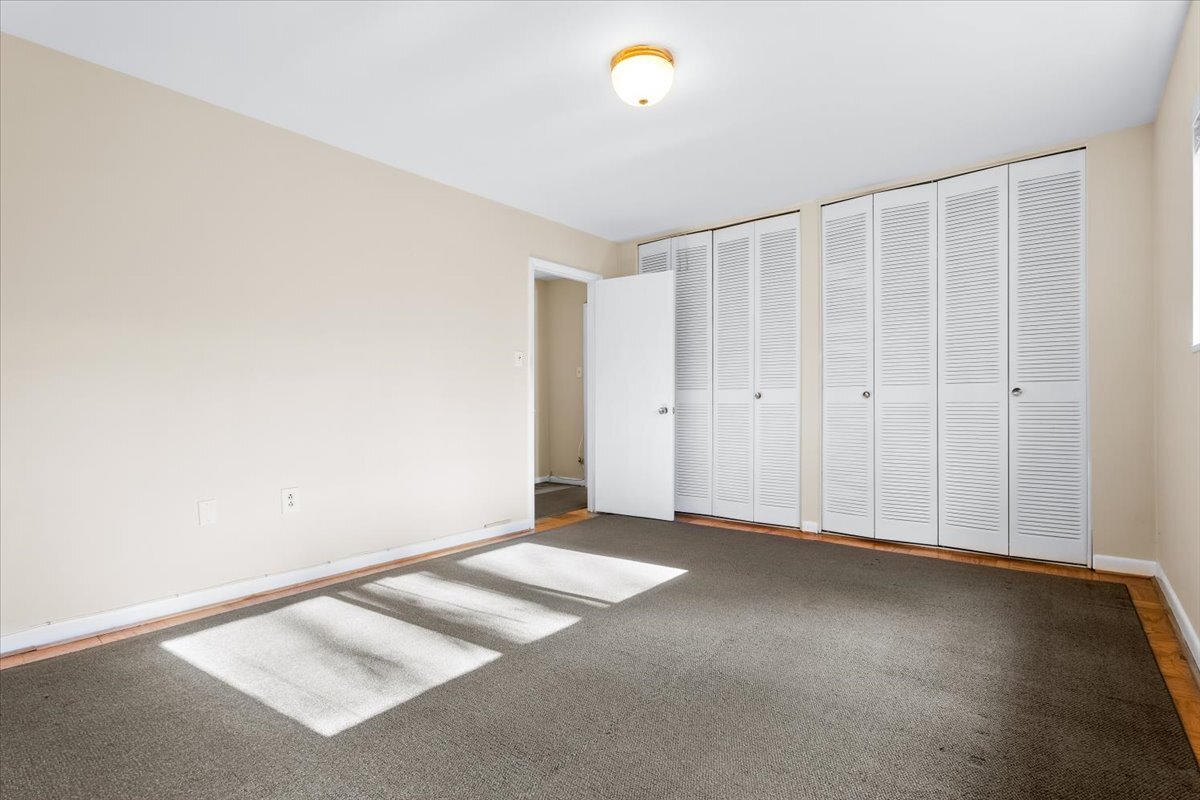 Building Photo - 10631 Weymouth St