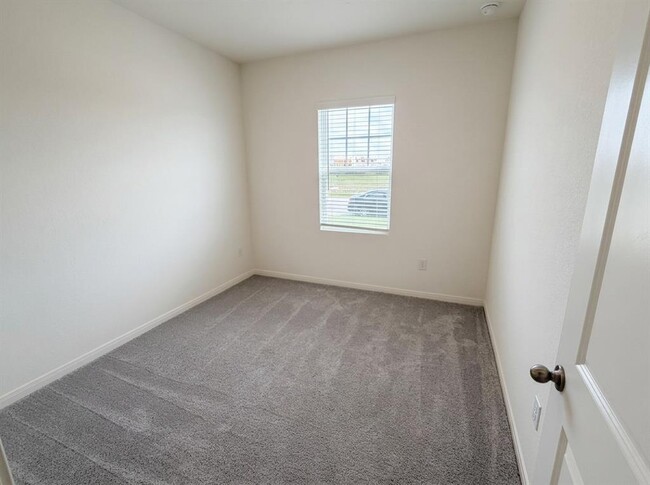 Building Photo - 616 Wesley Miller Ln