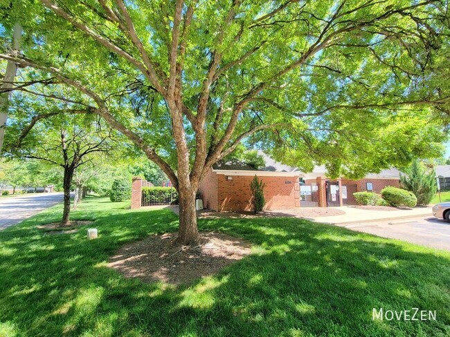 Building Photo - 2200 Valley Edge Dr