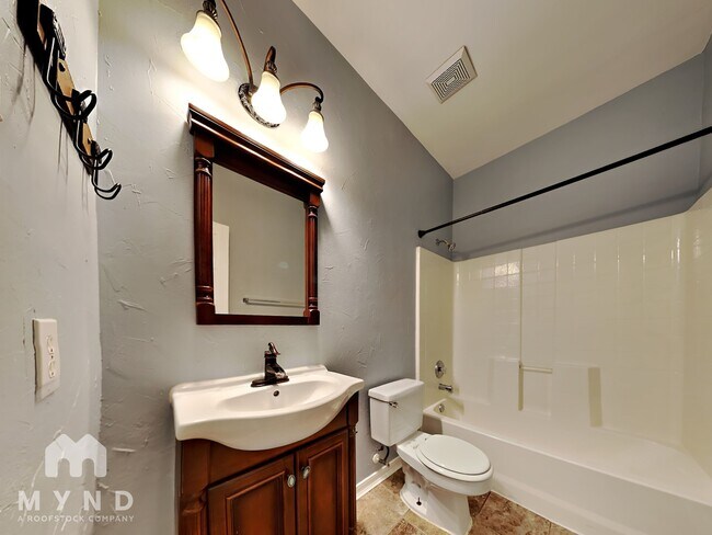Building Photo - 1003 Addison Park Ln