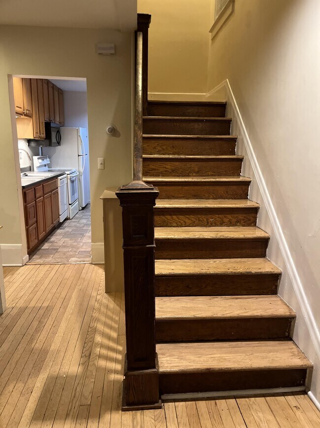 Building Photo - 1227 S State St