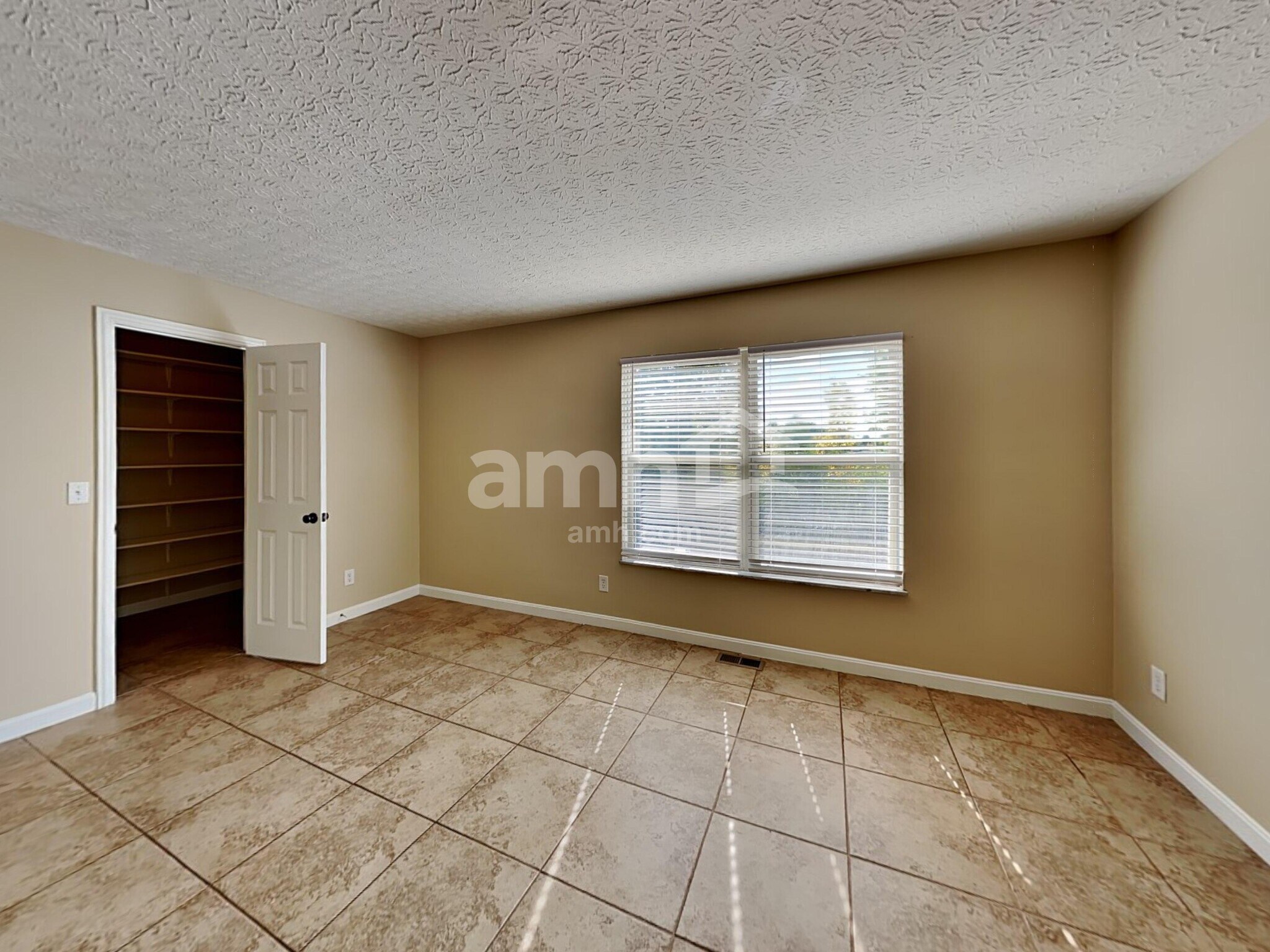 Building Photo - 1293 Cinnamon Dr