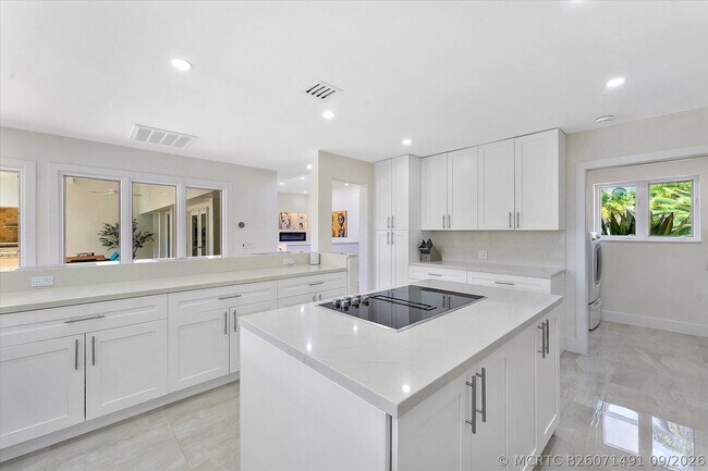 Building Photo - 18 Nurmi Dr