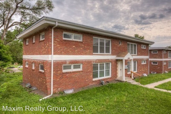 Primary Photo - 4825 Ames Ave
