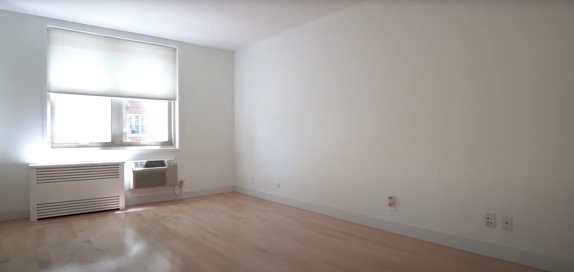 Building Photo - 104 Warren St