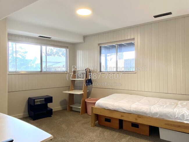 Building Photo - 2168 Wildwood Dr