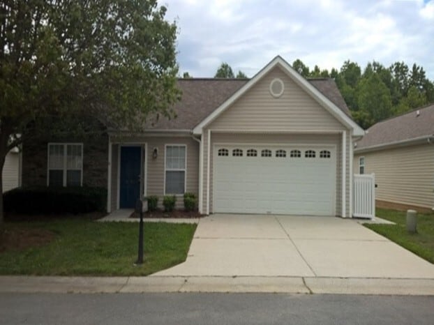 Building Photo - 5760 Regent Village Dr