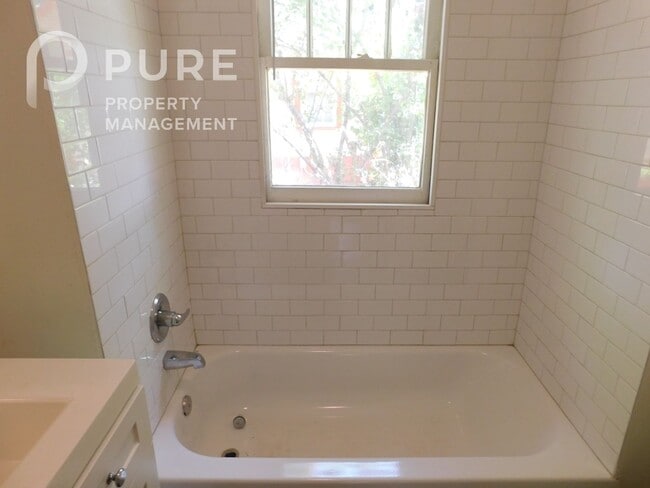 Building Photo - $200 Visa gift card offer!