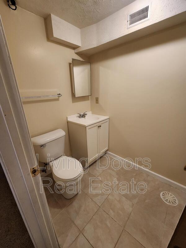 Building Photo - 1505 David Dr